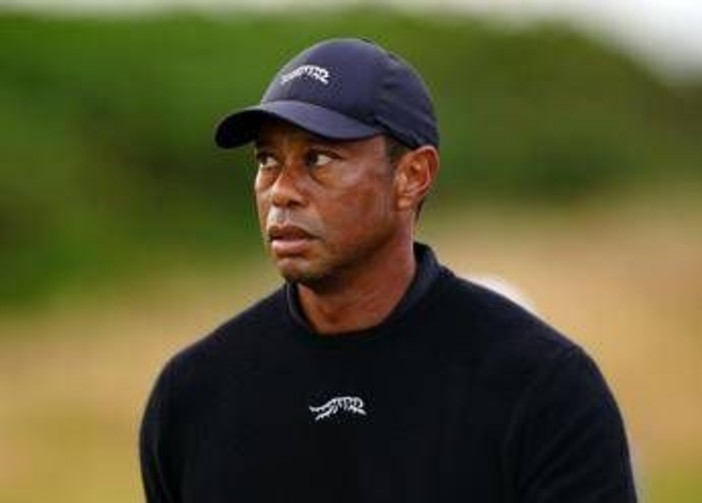 Tiger Woods arrestato dopo incidente d'auto, il suv si ribalta Tiger Woods arrestato dopo incidente d'auto, il suv si ribalta