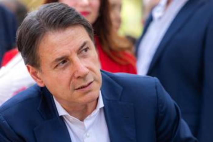 Conte a Schlein: "Garanzie su Renzi o M5S non ci sta. Riproporremo il reddito di cittadinanza"