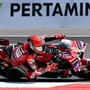 Marquez accelera, Bezzecchi e Fernandez cadono: cos'è successo in partenza in MotoGp