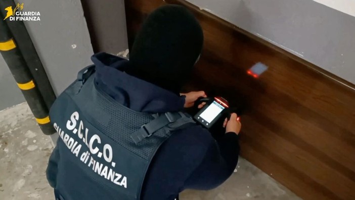 Maxi operazione internazionale antimafia, 30 arresti e 21 milioni sequestrati
