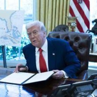 Trump e il rimprovero a Obama: "Ha rivelato informazioni sugli alieni"