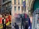 A Milano cortei contro i Patrioti, tensioni tra antagonisti e forze dell'ordine. Scritte choc sui muri: 'Salvini appeso', 'celerini lapidati'