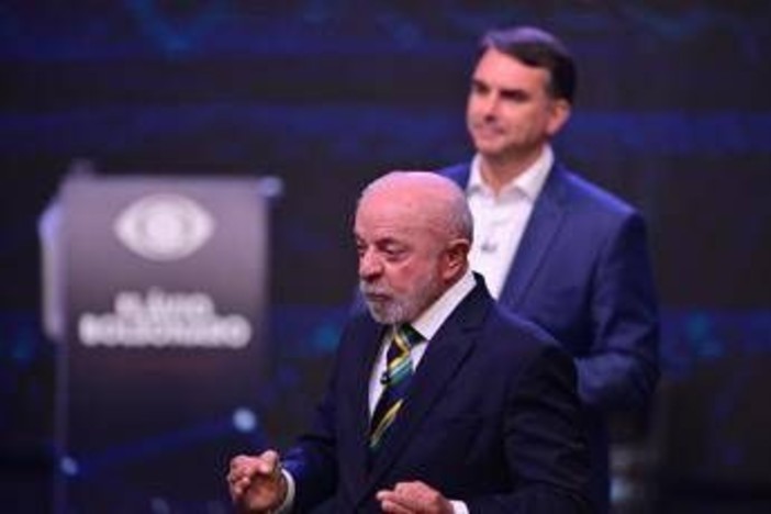 "Clown", "corrotto": in Brasile il duello tv tra Lula e Bolsonaro Jr "Clown", "corrotto": in Brasile il duello tv tra Lula e Bolsonaro Jr