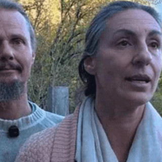 Famiglia nel bosco, dal tribunale ok al progressivo riavvicinamento dei bimbi: da ottobre pernotti in famiglia Famiglia nel bosco, dal tribunale ok al progressivo riavvicinamento dei bimbi: da ottobre pernotti in famiglia