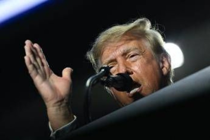 Il Kennedy Center chiude. Trump: "Riapre solo col mio nome" Il Kennedy Center chiude. Trump: "Riapre solo col mio nome"