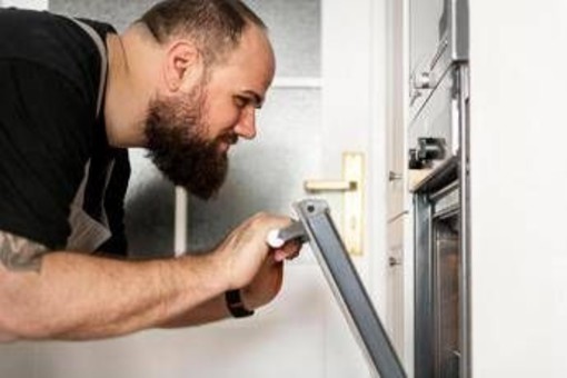 Over 50 e con voglia di cambiare, ecco l'identikit dei collaboratori domestici Over 50 e con voglia di cambiare, ecco l'identikit dei collaboratori domestici