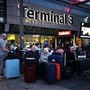 Caos voli in Gb, conclusa indagine preliminare: nessun sabotaggio ma errore di software di 'un millisecondo' Caos voli in Gb, conclusa indagine preliminare: nessun sabotaggio ma errore di software di 'un millisecondo'