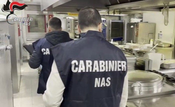 Controlli dei Nas nelle mense ospedaliere, irregolarità in 4 casi su 10 Controlli dei Nas nelle mense ospedaliere, irregolarità in 4 casi su 10