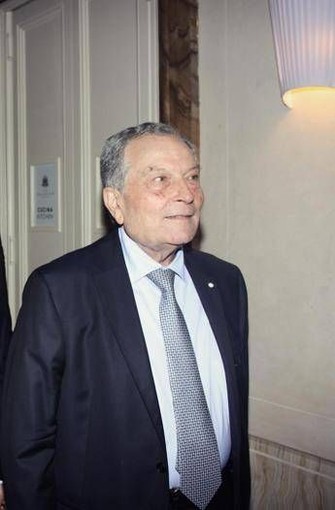 Addio a Francesco Tomasello, Sinch: "Neurochirurgo di eccellenza, profondo cordoglio"