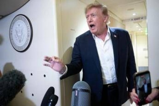 Trump: "Rischi Intelligenza artificiale sono bufale, come cambiamento climatico" Trump: "Rischi Intelligenza artificiale sono bufale, come cambiamento climatico"
