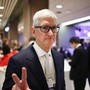 Tim Cook 'saluta' Apple dopo 15 anni, John Ternus è il nuovo amministratore delegato Tim Cook 'saluta' Apple dopo 15 anni, John Ternus è il nuovo amministratore delegato