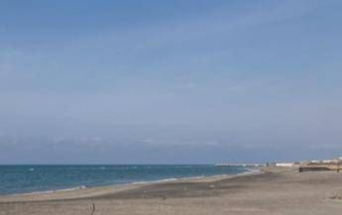Ostia e la rivoluzione del mare libero, il Times racconta la "ribellione" contro gli stabilimenti Ostia e la rivoluzione del mare libero, il Times racconta la "ribellione" contro gli stabilimenti