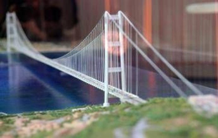 Ponte sullo Stretto, acquisiti documenti da ministero e società nell’ambito dell’inchiesta per corruzione Ponte sullo Stretto, acquisiti documenti da ministero e società nell’ambito dell’inchiesta per corruzione