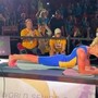 Cinque ore di... plank, 'super' atleta di 61 anni stabilisce il nuovo record del mondo Cinque ore di... plank, 'super' atleta di 61 anni stabilisce il nuovo record del mondo