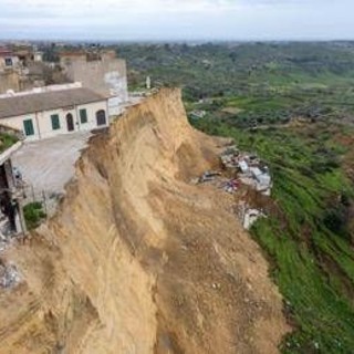 Danni ciclone Harry, l'esperto: "Dirottare i fondi del Ponte è inutile e demagogico, le risorse ci sono: usiamole"