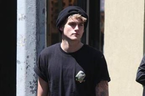La morte di Presley Gerber e l’ibogaina, cosa sappiamo sullo psichedelico usato anche contro le dipendenze La morte di Presley Gerber e l’ibogaina, cosa sappiamo sullo psichedelico usato anche contro le dipendenze