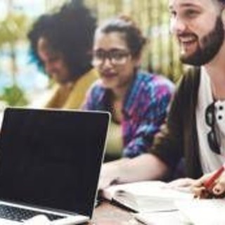 Cresce occupazione under 35 ma non la qualità, un terzo dei giovani è precario