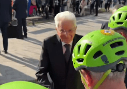 Mattarella: "La scuola è la più efficace leva di integrazione. Le violenze? I genitori non si sottraggano all'alleanza coi docenti" Mattarella: "La scuola è la più efficace leva di integrazione. Le violenze? I genitori non si sottraggano all'alleanza coi docenti"