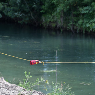 Rieti, ragazzo di 15 anni si tuffa nel fiume Velino e annega: recuperato il corpo