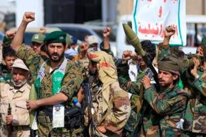 Yemen, ribelli Houthi avanzano sul Mar Rosso: cadono Dhubab e l’isola di Perim