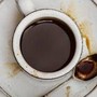 La avvelena con la candeggina nel caffè, la moglie lo smaschera con una telecamera La avvelena con la candeggina nel caffè, la moglie lo smaschera con una telecamera