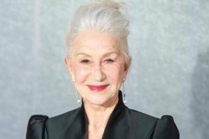 Helen Mirren compie 80 anni, regina senza corona ma con l'anima libera Helen Mirren compie 80 anni, regina senza corona ma con l'anima libera