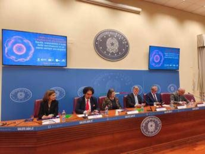 Vaccini, la sfida dopo la Manovra: ampliare copertura per adulti e fragili Vaccini, la sfida dopo la Manovra: ampliare copertura per adulti e fragili