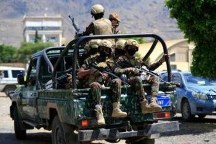 Iran-Houthi, doppia minaccia per le vie del petrolio. Arabia vuole raid Usa in Yemen, Trump dice no Iran-Houthi, doppia minaccia per le vie del petrolio. Arabia vuole raid Usa in Yemen, Trump dice no