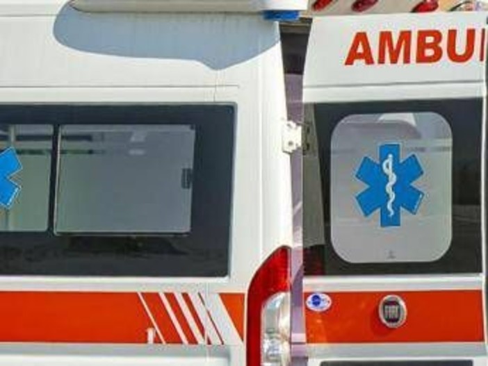 Palermo, braccio fuori dal finestrino si incastra nella ringhiera del tram: arto amputato Palermo, braccio fuori dal finestrino si incastra nella ringhiera del tram: arto amputato