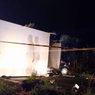 Incidente nel Cosentino, scontro auto-camion: morto un giovane di 27 anni, due feriti gravi