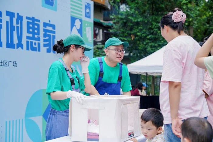 Cina, il commercio di servizi cresce del 4,9% nei primi quattro mesi del 2026