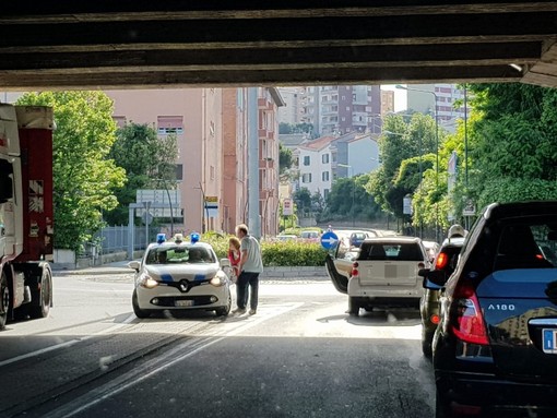 Savona: tamponamento in via Stalingrado, nessun ferito