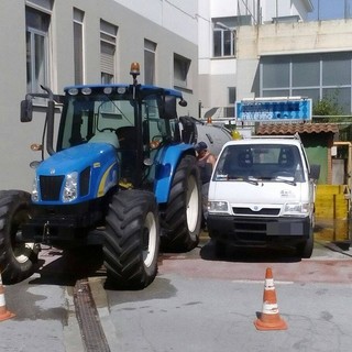 Millesimo, intervento di manutenzione ordinaria alla piscina comunale (FOTO)