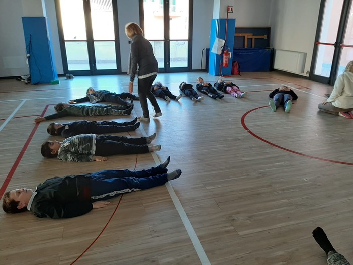 Yoga e Pet Therapy nelle scuole di Garlenda Yoga e Pet Therapy nelle scuole di Garlenda