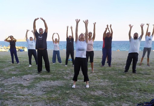 Savona, dal degrado alla nuova vita grazie alle associazioni: rinasce l'arenile del Priamar. Rossello: "Bilancio positivo"