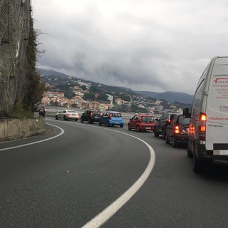 Celle, traffico in tilt sull’Aurelia a causa dei lavori sul rio Santa Brigida