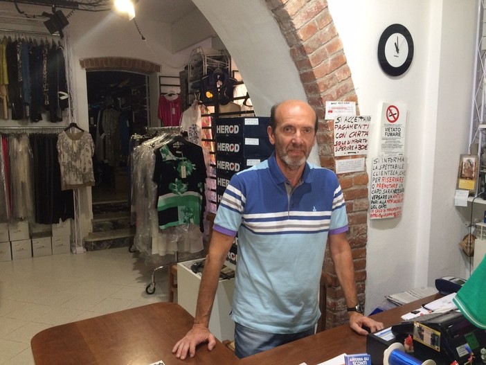 Cortesia e disponibilità: dal 1929 a Millesimo il negozio di abbigliamento "Zinola" Cortesia e disponibilità: dal 1929 a Millesimo il negozio di abbigliamento "Zinola"