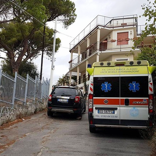 Trovato in pozza di sangue ad Alassio: disposta l'autopsia sull'anziano
