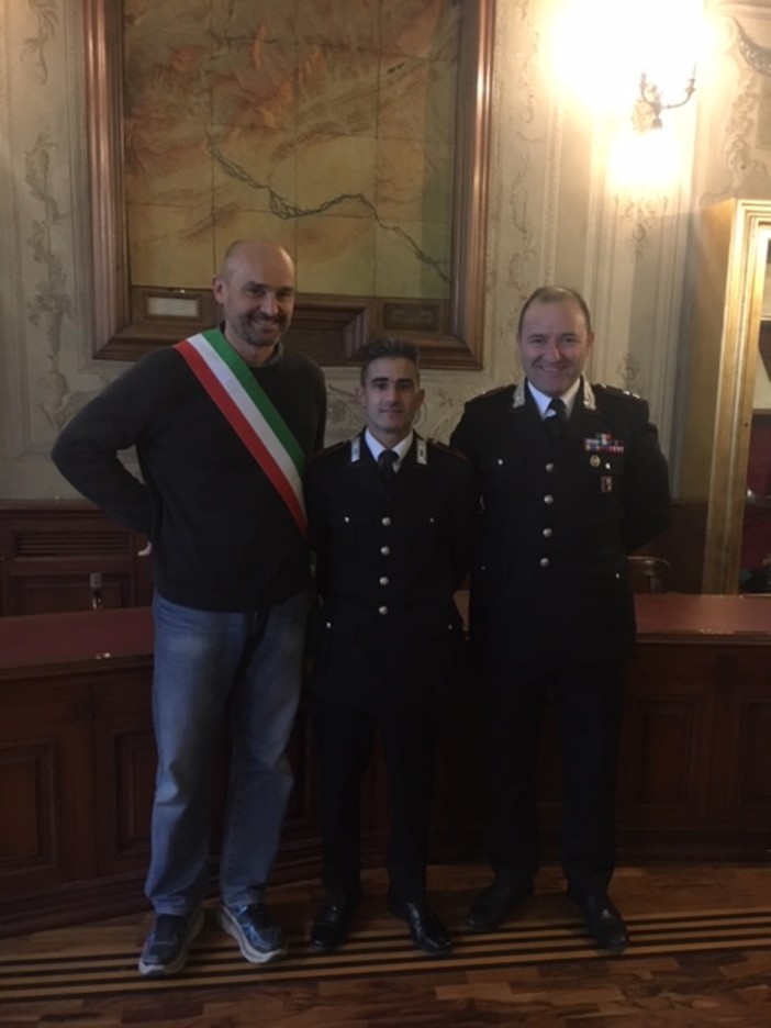 Il maresciallo Angelo Zucca è il nuovo comandante della stazione dei carabinieri di Finale Ligure (FOTONEWS) Il maresciallo Angelo Zucca è il nuovo comandante della stazione dei carabinieri di Finale Ligure (FOTONEWS)